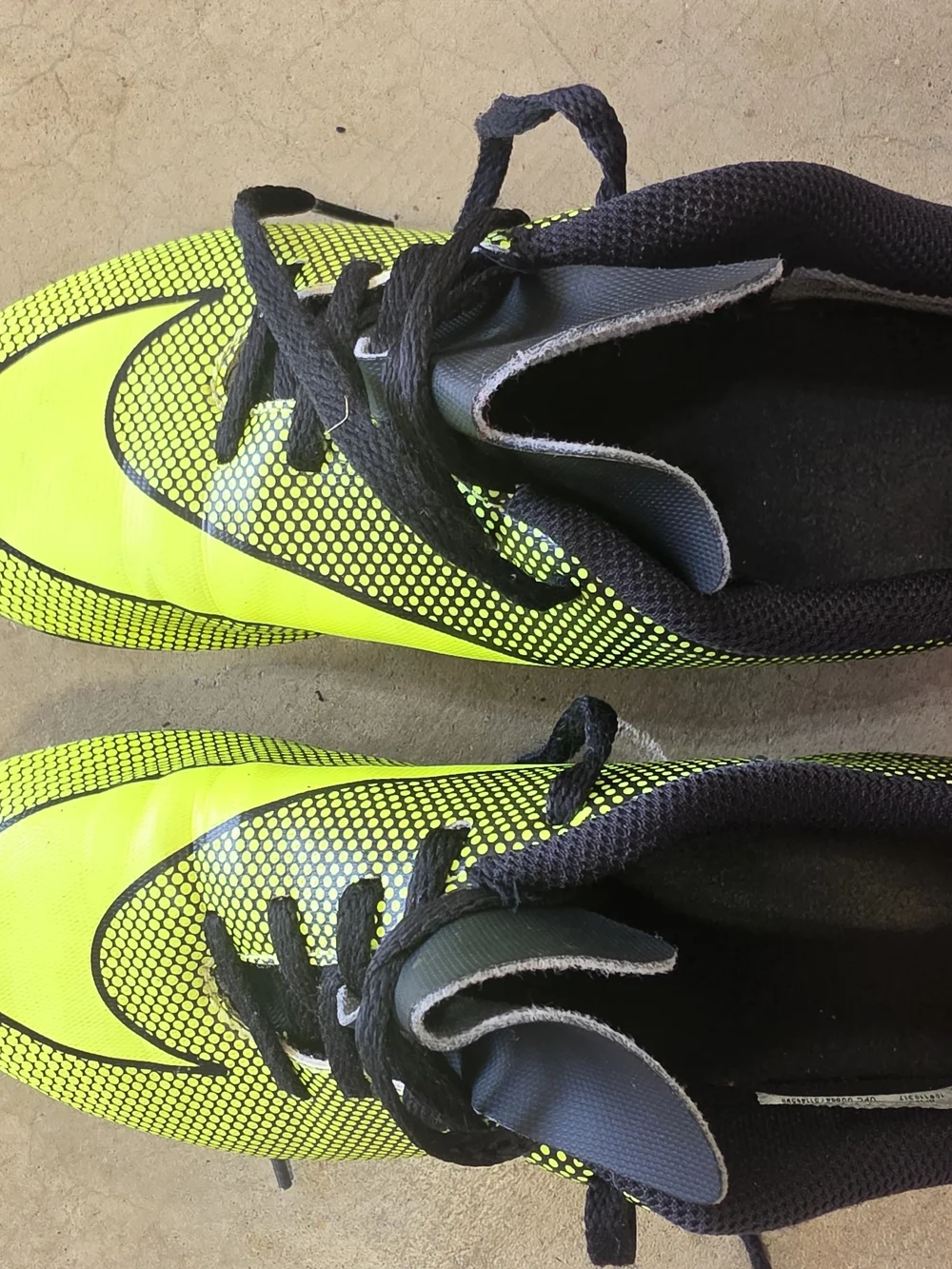 Nike Youth Soccer Cleats Volt Black FG Molded Cleats Kids Neon Yellow